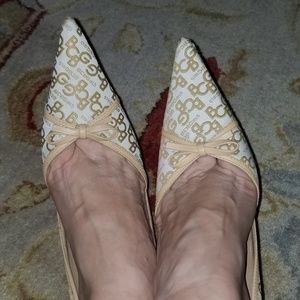 BCBGirls Classic Pump Cream/Tan sz 7